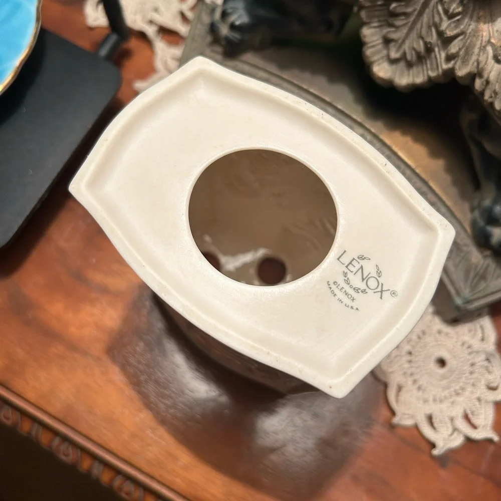 Lenox Toothbrush Holder